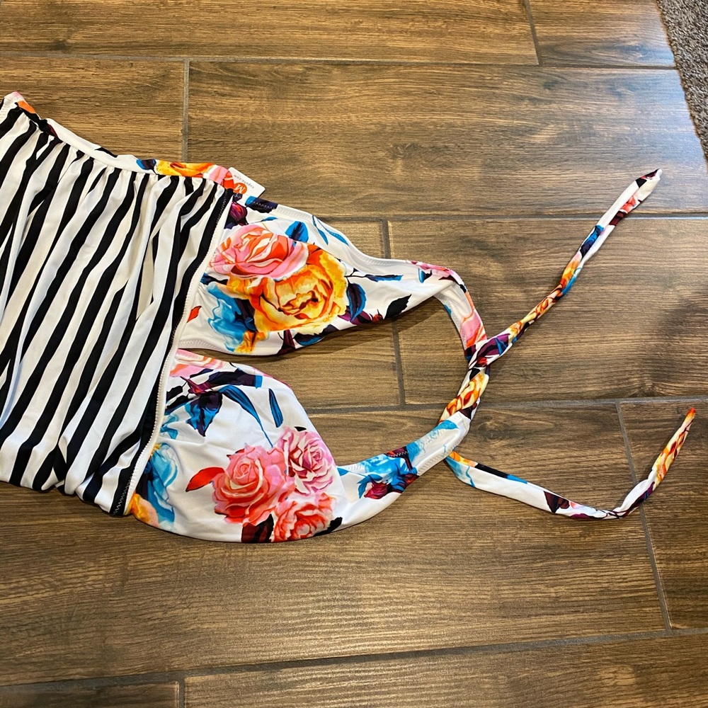 NWT “Cupshe” swimsuit - Picture 2 of 4